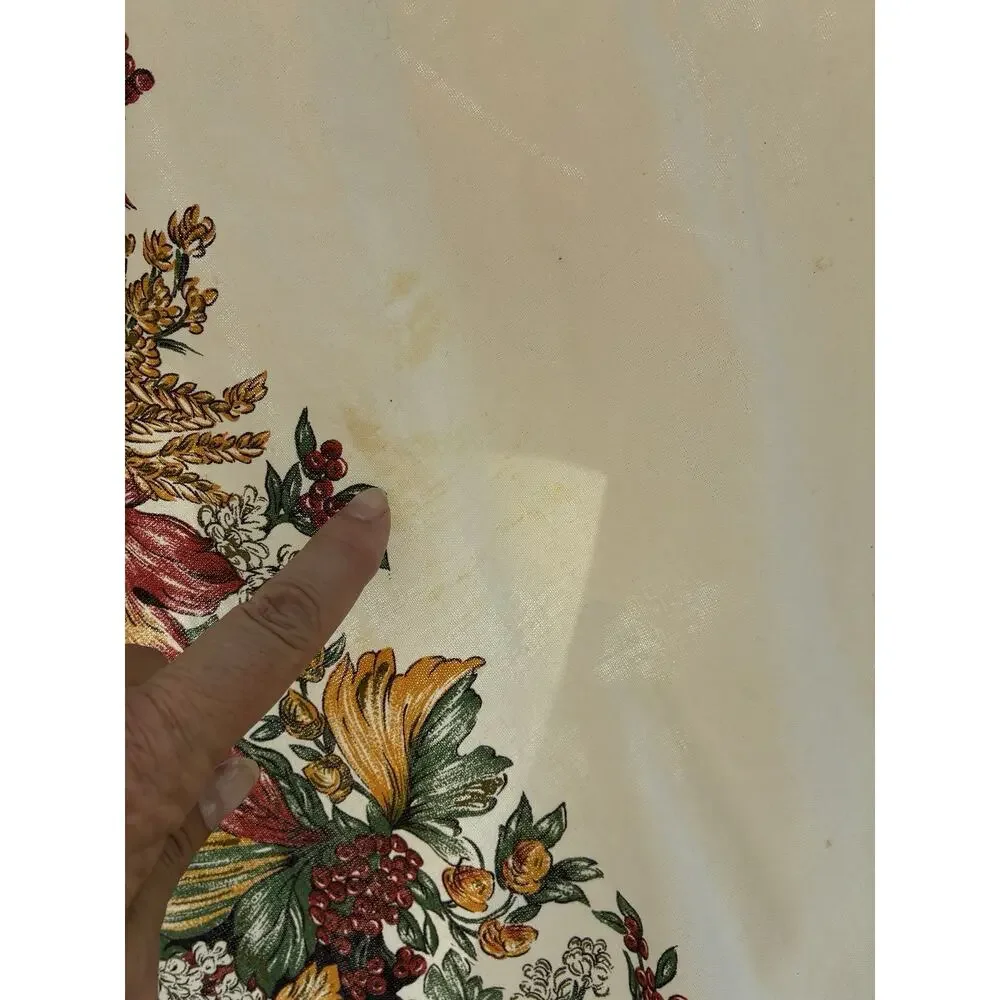Vintage 1992 Fashion Industries Round Table Cloth 65